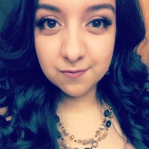 Meet your Posher, Angelica